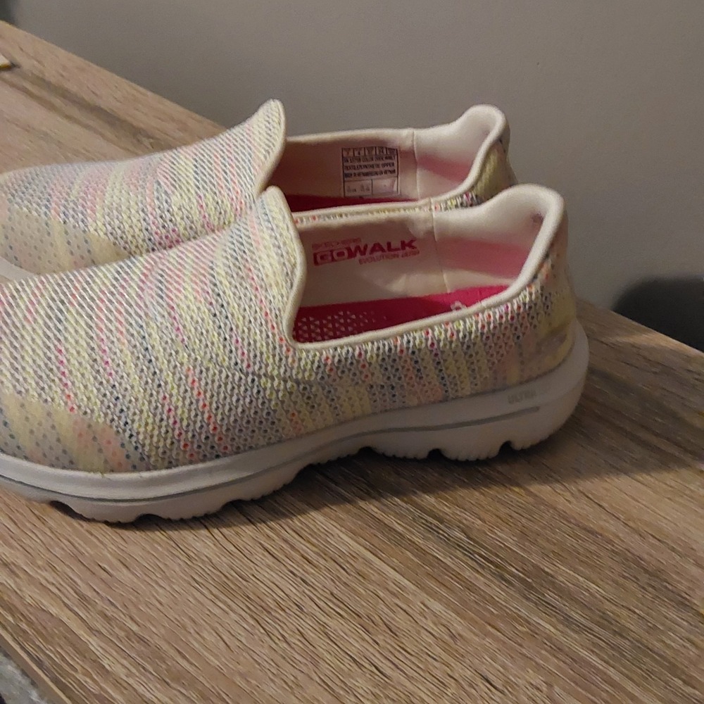 Skechers Go Walk Evolution‎ Ultra Gladden Slip On Shoes White/Multi Women's Sz 7 - Picture 3 of 10